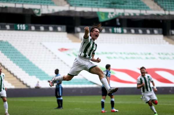 TFF 1. Lig: Bursaspor: 1 - Adana Demirspor: 0 (İlk yarı sonucu)