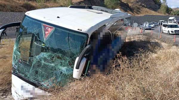 Amasya'da yolcu otobüsü yoldan çıktı: 1 yaralı