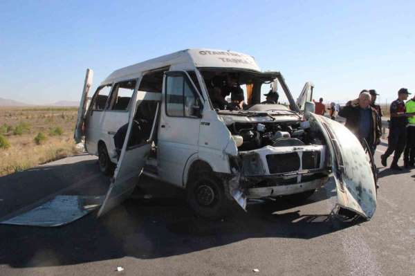 Karaman'daki minibüs kazasında ölü sayısı 2'ye yükseldi
