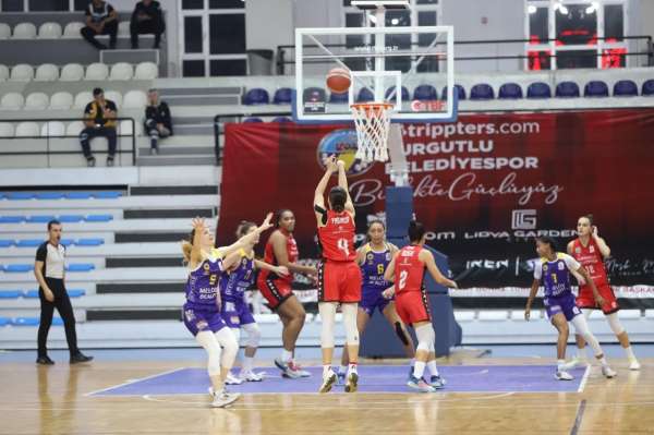 Manisa'nın tek kadın basketbol takımı sezona Edirne'de başlayacak