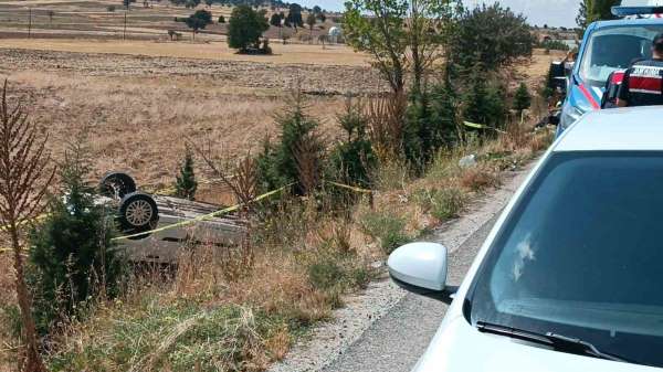 Kütahya'da yol kontrolü yapan jandarma, takla atan otomobilin altında kaldı: 1 şehit