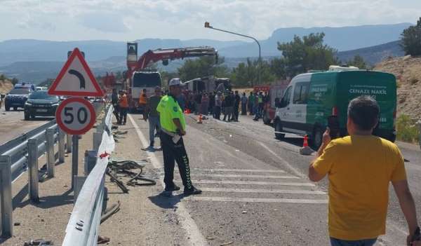 Mersin'deki otobüs kazası: 3 kişi öldü, 6 kişi yaralandı