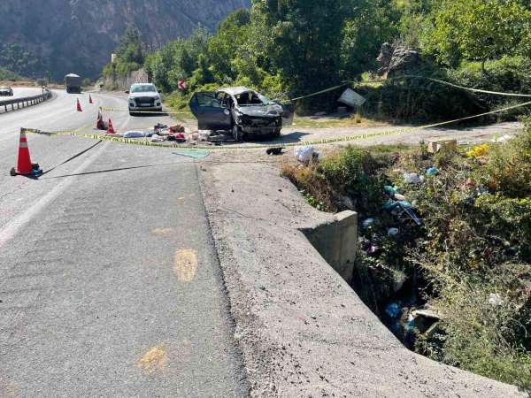 Bitlis'te feci kaza: 10 yaşındaki çocuk hayatını kaybetti, 3 yaralı