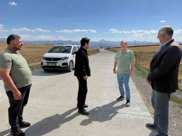Kars'ta köy yollarına beton konforu: Şehitemin ve Gecikmez grup yolunda çalışmalar sürüyor