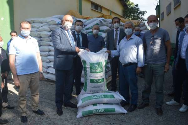Niksar'da 350 çiftçiye sertifikalı tohum dağıtıldı 