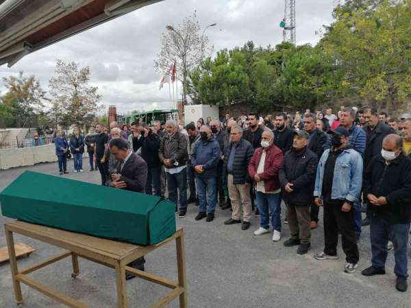 Kadıköy'deki patlamada ölen Mustafa Karahan son yolculuğuna uğurlandı