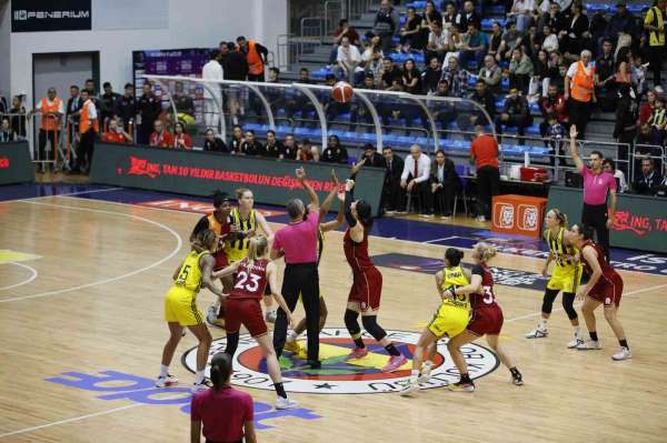 Kadınlar pota derbisi Fenerbahçe'nin