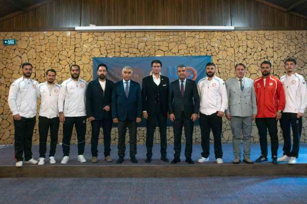 Erzurum'da okul curling gelişim projesi için iş birliği protokolü imzalandı
