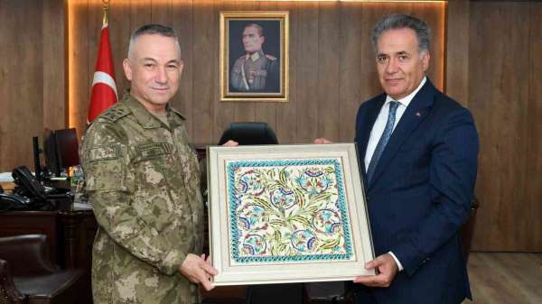 Rektör Akpolat'tan 2.Ordu Komutanı Gültekin Yaralı'ya ziyaret