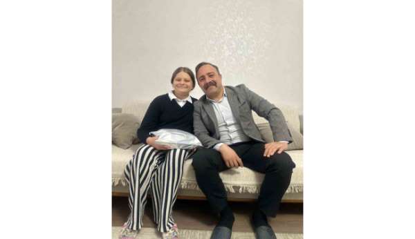 Şehit kızlarına Dünya Kız Çocukları Günü'nde anlamlı jest