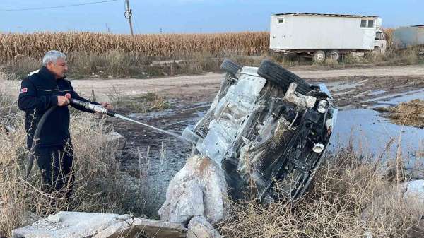 Takla atan otomobilin kaza anı kamerada: 1 yaralı