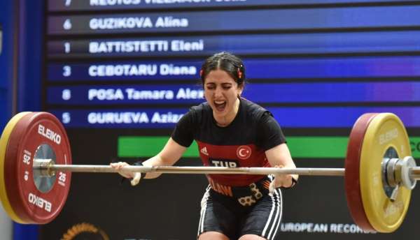 Tarsuslu milli halterci 2 Avrupa rekoruyla şampiyon oldu