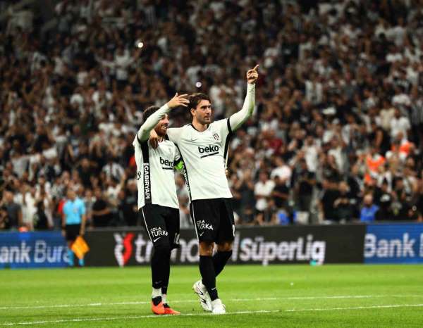 TSG Hoffenheim Futbol Genel Müdürü Schicker'den, Beşiktaş'ın hücum hattına övgü