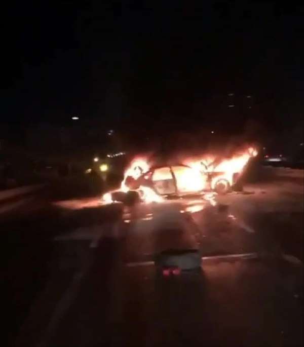 İstanbul'da zincirleme kazada bir araç alev aldı: 5 yaralı