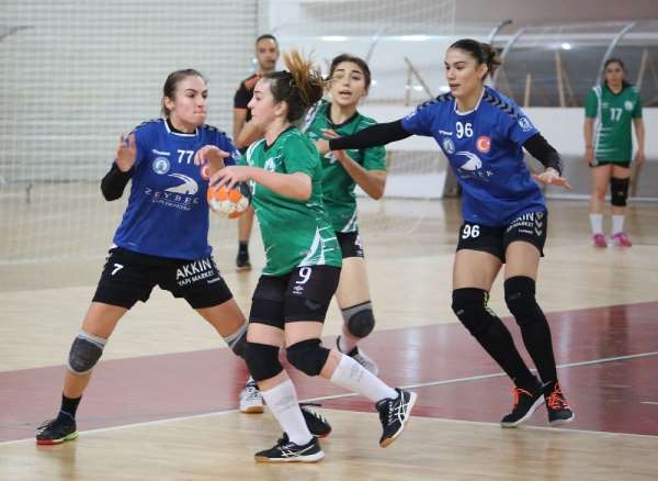 Korona virüs nedeniyle Sivas Belediyespor - Konyaaltı maçı ertelendi
