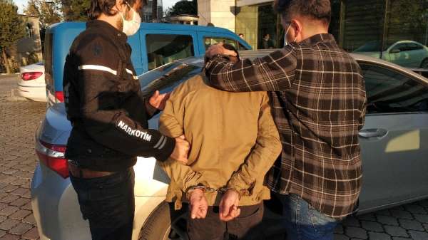 Uyuşturucudan aranıyordu, adliyede yakalandı