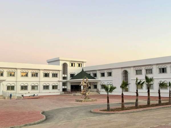 Yakın Doğu Üniversitesi Hastanesi Yeniboğaziçi hizmet vermeye başlayacak