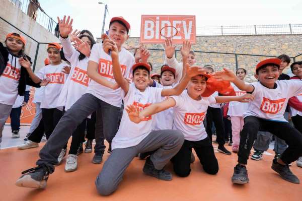 BİDEV, 10. basketbol sahasını Adıyaman'da açtı