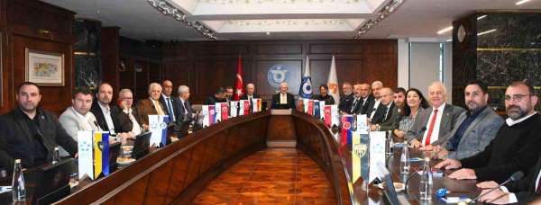 İZVAK'ta İzmir kulüplerinin kent ekonomisine katkısı konuşuldu