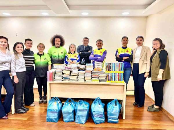 'Pedalla Kitap Götürüyoruz' kampanyasına destek