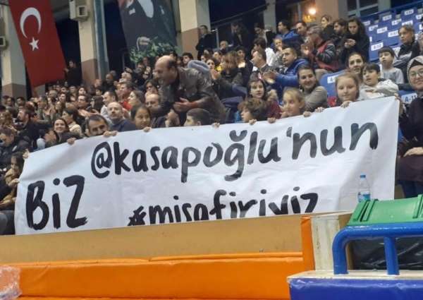 Aydınlı miniklerden Bakan Kasapoğlu'na pankartlı teşekkür