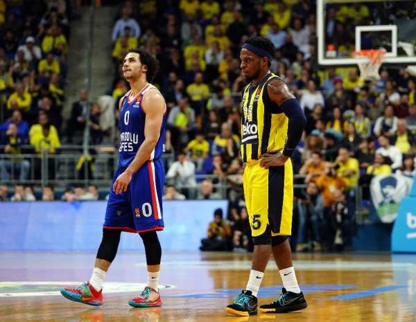 Son 10 maçta Efes, Fener'e karşı üstün 