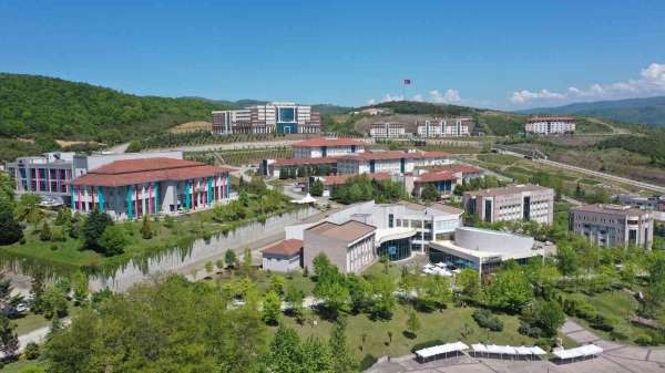 Düzce Üniversitesi 125 basamak yükseldi