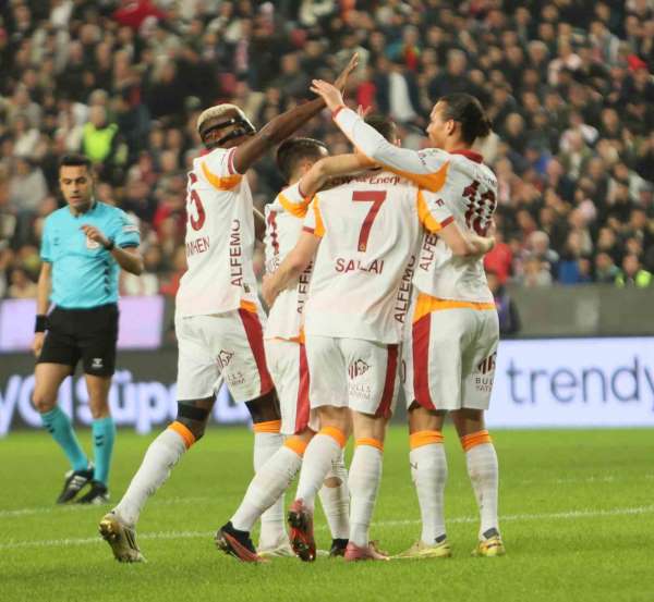 Galatasaray, Antalyaspor'a karşı yenilmezlik serisini 19 maça çıkardı