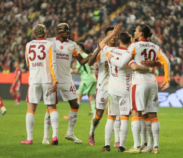 Galatasaray, ligde deplasmanda 2 maç sonra kazandı