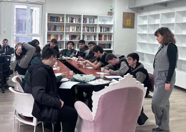 Kütahya Şehit Selim Cansız AİHL'de öğrenci, yazar buluşması