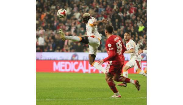 Victor Osimhen ligde 6. golünü attı