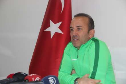 Mehmet Özdilek: 'Hava şartlarının maçın önüne geçeceğini düşünmüyorum'