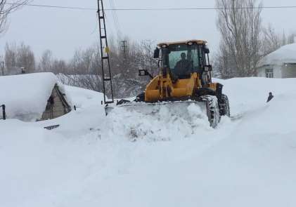 Elazığ'da karla kapanan 70 köy yolu açıldı, 68'inde çalışma sürüyor 