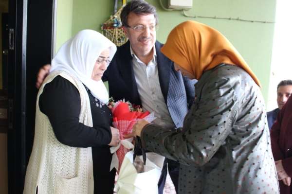 AK Parti'li Türkmenoğlu, terör mağduru anneleri unutmadı 