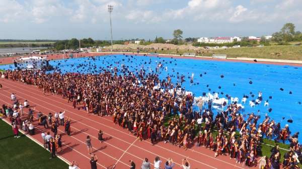 2 bin 342 öğrencinin mezuniyet sevinci