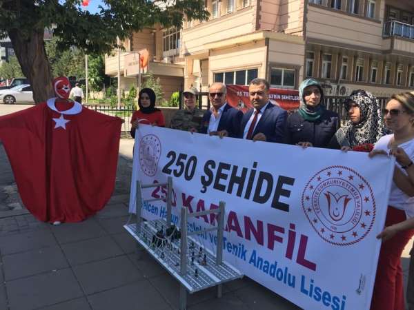 Muş Selcen Hatun Mesleki ve Teknik Anadolu Lisesi öğretmen ve öğrencileri, 250 ş