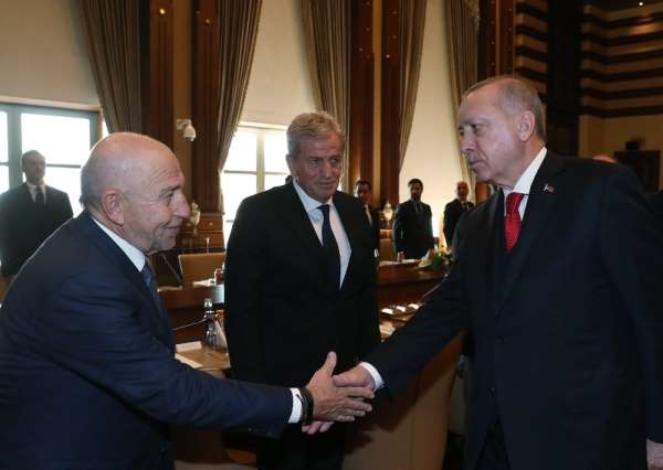 Cumhurbaşkanı Recep Tayyip Erdoğan, TFF ve Kulüpler Birliği’ni kabul etti. 