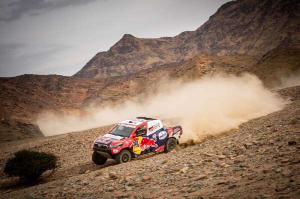 Dakar Rallisi'nde 11. etapta Red Bull sporcuları zirvede 