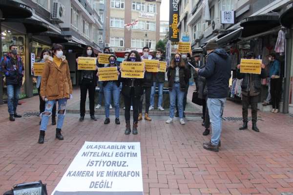 OMÜ'lü öğrencilerden 'kamera' eylemi