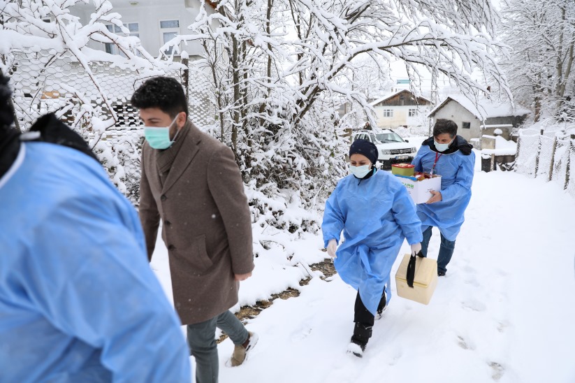 Samsun'da aşı ekipleri dondurucu soğukta görevde
