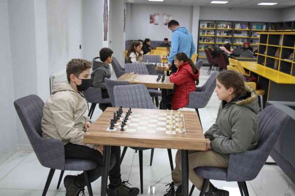 Şemdinlili çocuklar satranç turnuvasına hazırlanıyor - Hakkari haber