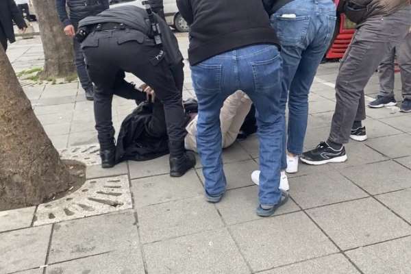 Fatih'te taciz şüphelisi polis ekiplerince yakalandı