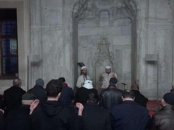 Edirne'de tüm camilerde şehitler için dua edildi