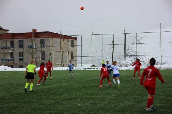 Kadınlar Süper Ligi: Hakkarigücü Spor: 4 - Adana İdman Yurdu: 0