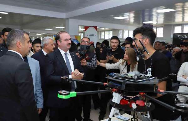 Atatürk Üniversitesi'nin ÜNİDES Başarısı; Gençler geleceğe iz bırakıyor