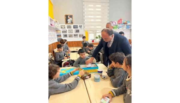 Sinop İstiklal İlkokulunda 'Gönülden Gönül'e Kumbarası' projesi
