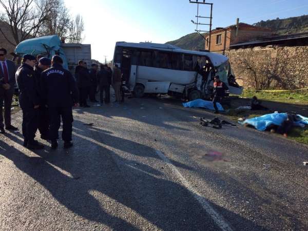 İzmir'de 4 kişinin öldüğü kazaya sebebiyet veren sürücü tutuklandı 
