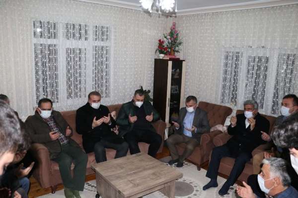 Başkan Demir ve Milletvekili Çilez'den Havza Belediyesi çalışanının ailesine taziye ziyareti