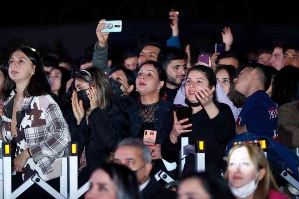 Adana'da Sevgililer Günü konseri