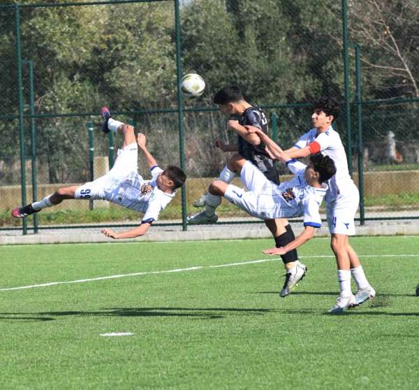 U16'da Manisa şampiyonu Yunusemre oldu